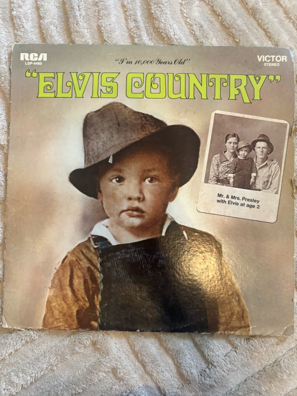 Elvis Presley / Elvis Country (I'm 10,000 Years Old) / Record
